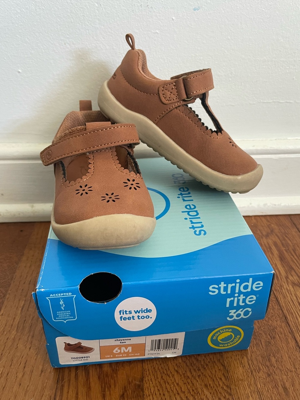 Size 6 Stride Rite Cheyenne Mary Janes